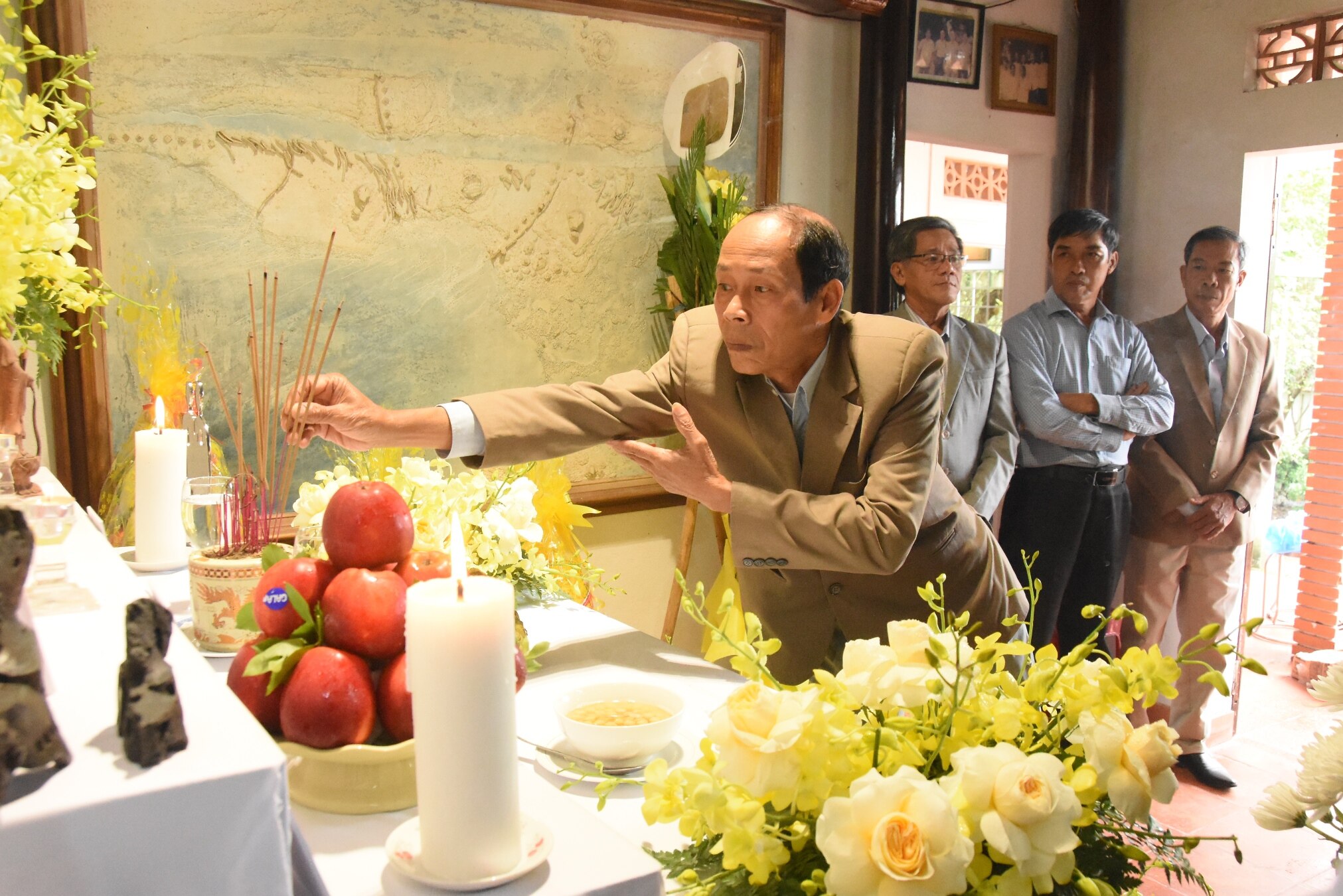 En memoria de la esposa del famoso pintor Le Ba Dang en su ciudad natal de Bich La Dong