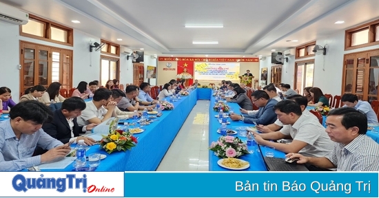 Vinh Linh District meets with press agencies