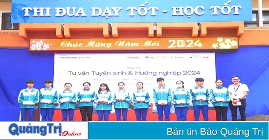 Tư vấn tuyển sinh, định hướng nghề cho hơn 3.000 học sinh