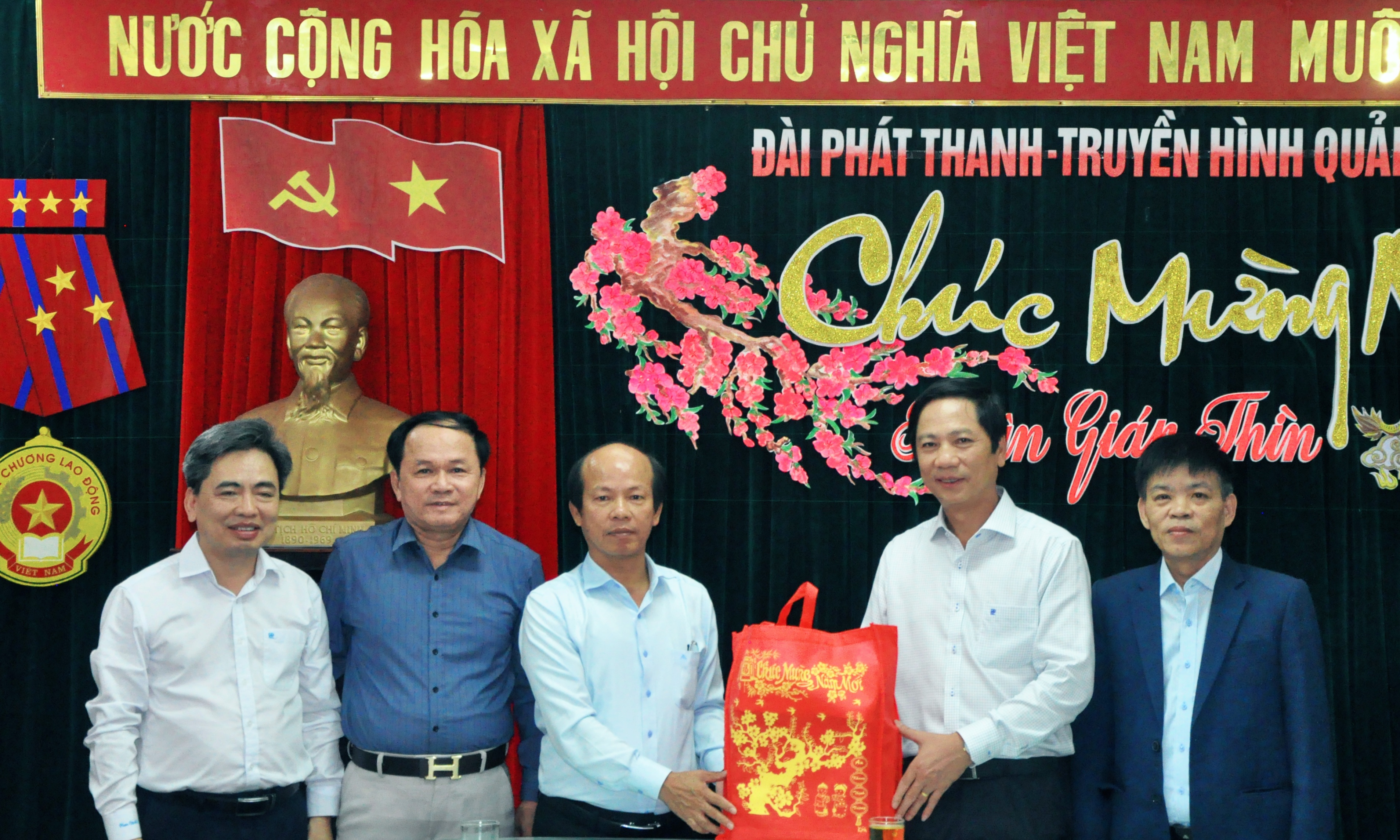 Lãnh đạo tỉnh thăm, chúc tết các cơ quan, đơn vị