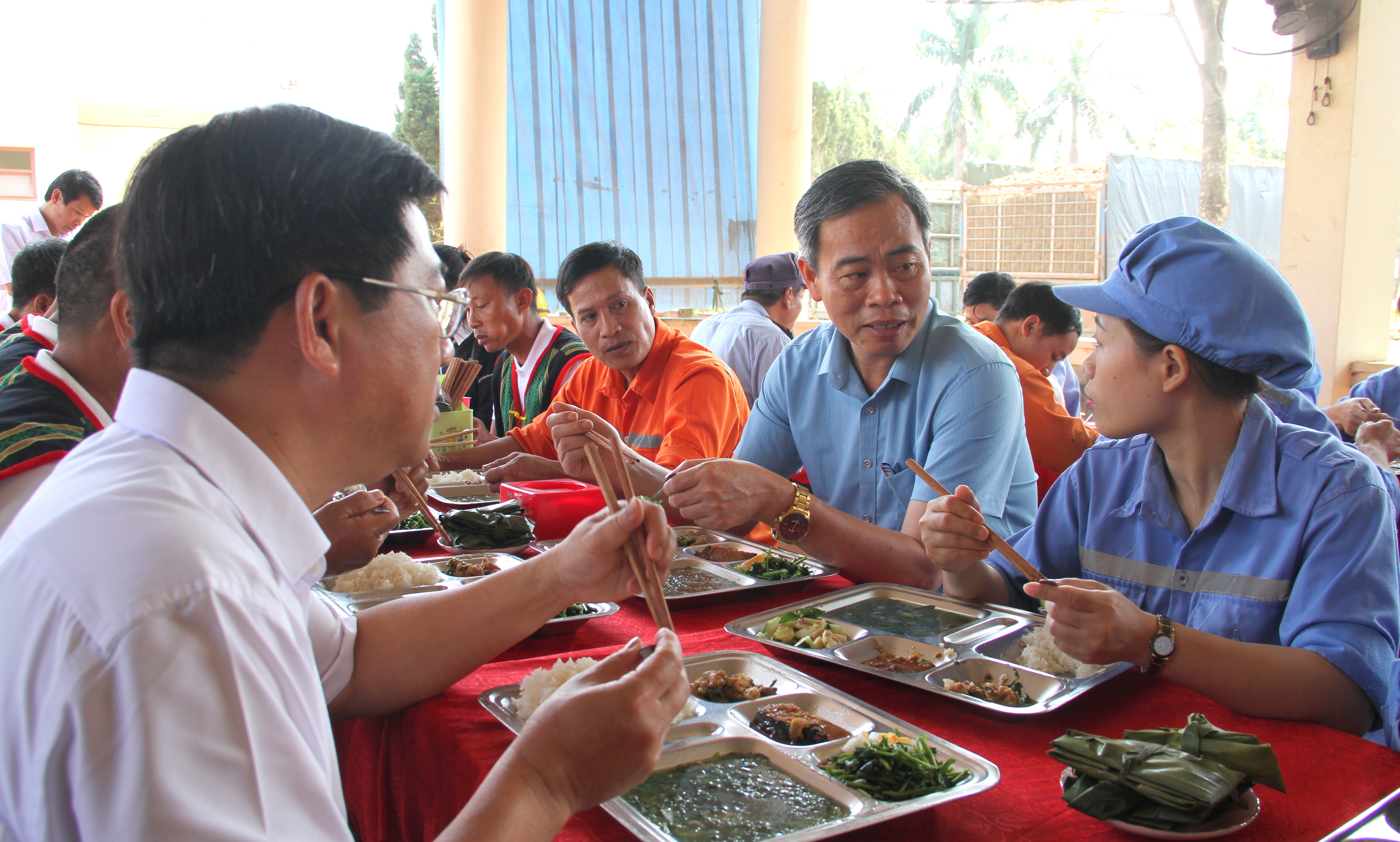 Phó Bí thư Thường trực Tỉnh ủy, Chủ tịch HĐND tỉnh Nguyễn Đăng Quang thăm, chúc tết các cơ quan, đơn vị