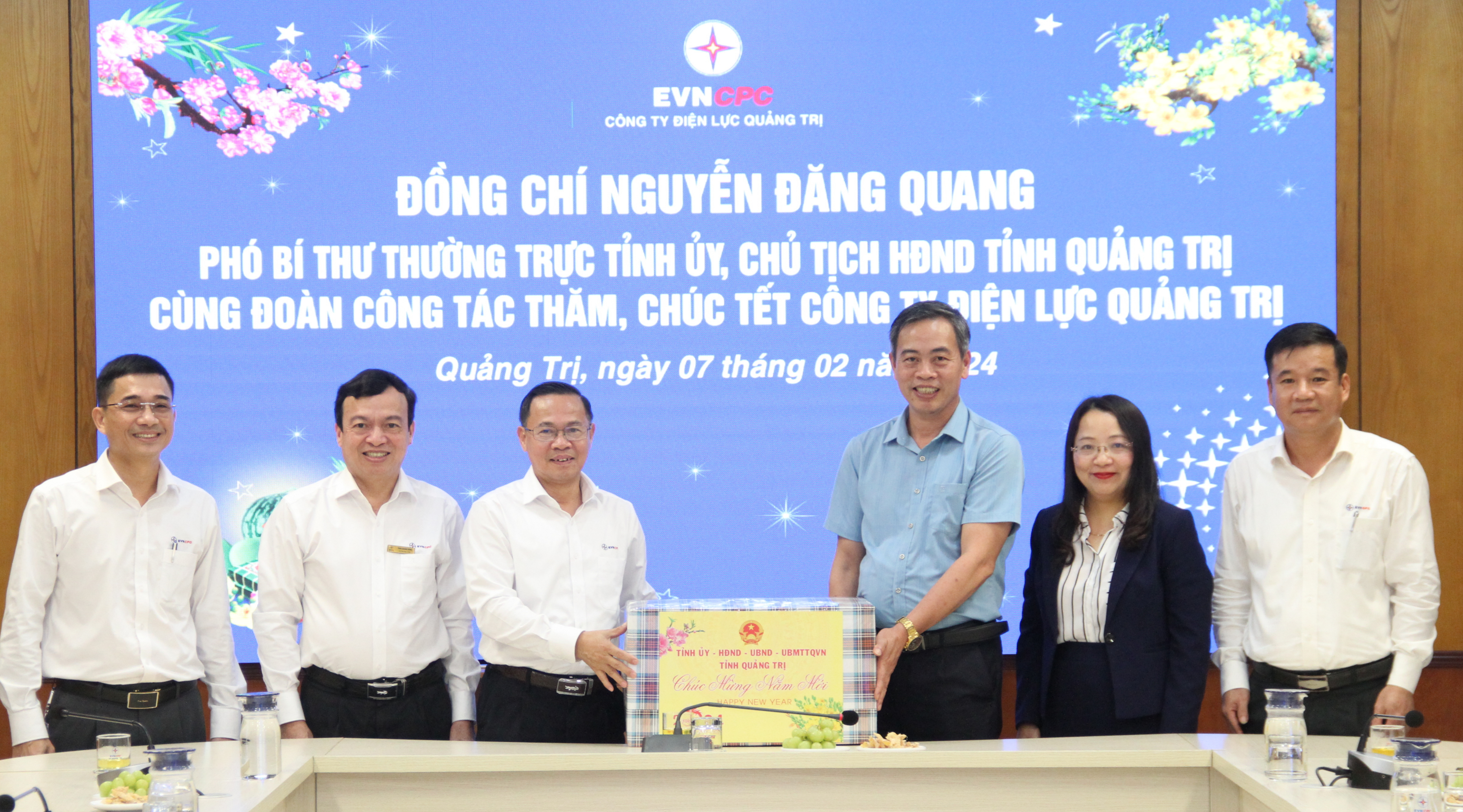 Phó Bí thư Thường trực Tỉnh ủy, Chủ tịch HĐND tỉnh Nguyễn Đăng Quang thăm, chúc tết các cơ quan, đơn vị