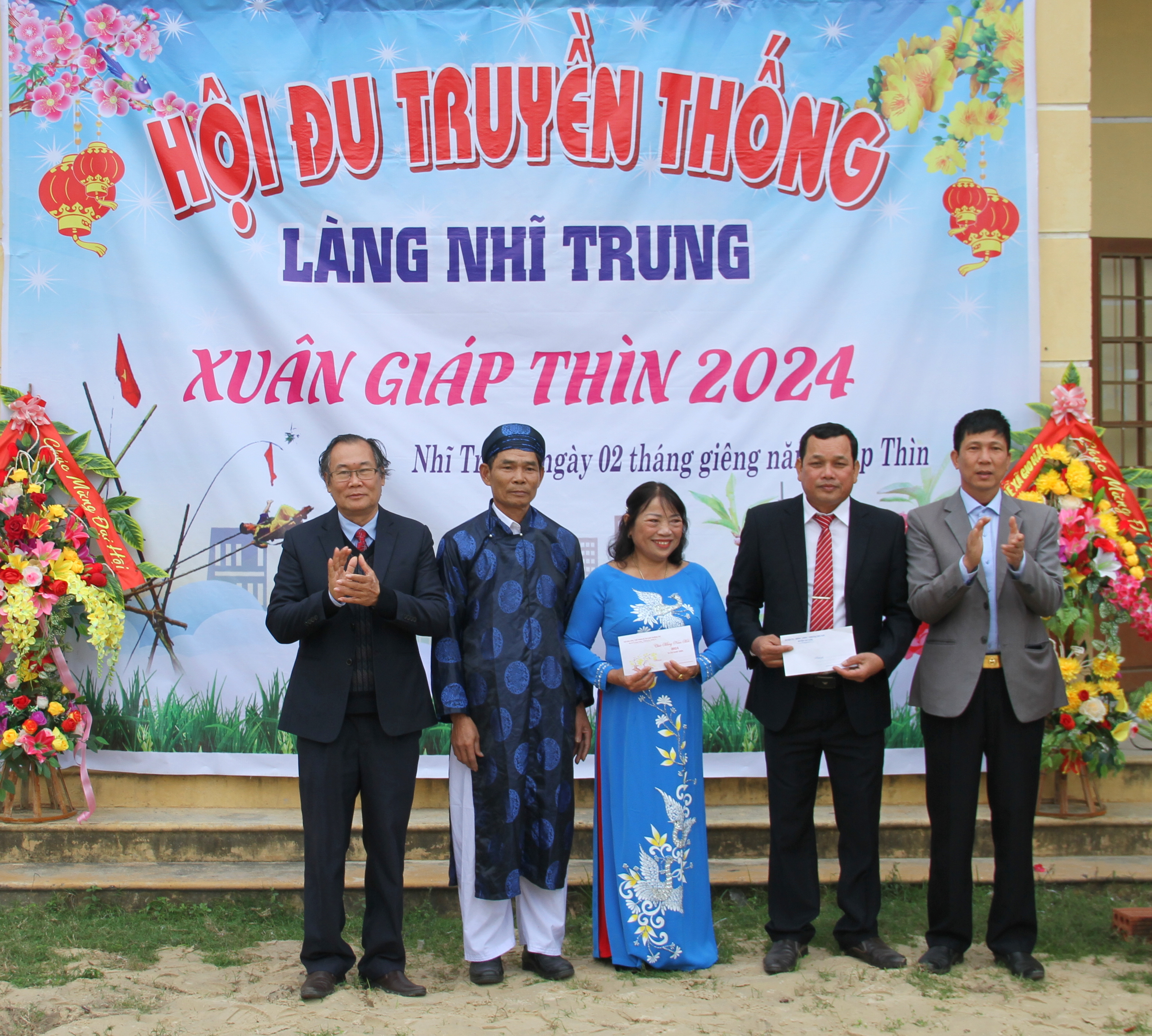 Hội Đu truyền thống làng Nhĩ Trung