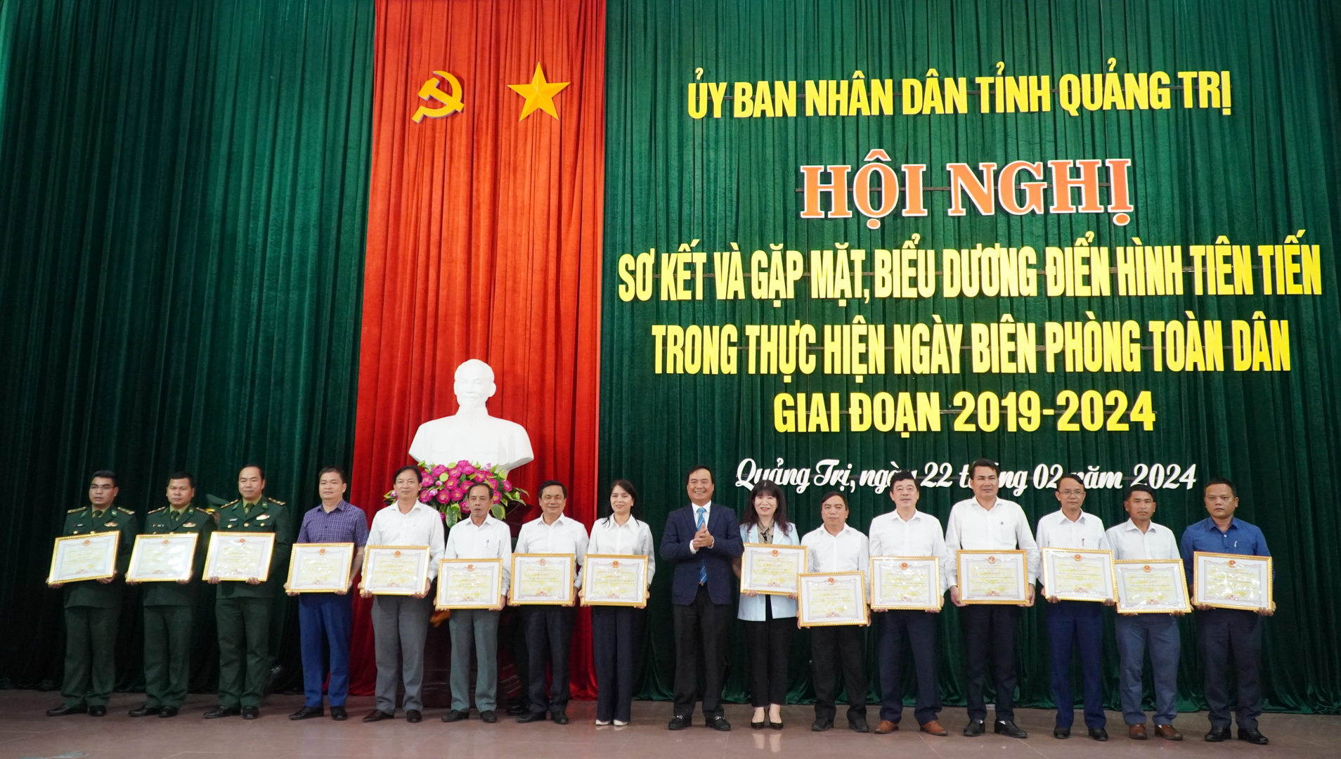 Phát huy sức mạnh tổng hợp của cả hệ thống chính trị và Nhân dân trong bảo vệ khu vực biên giới quốc gia