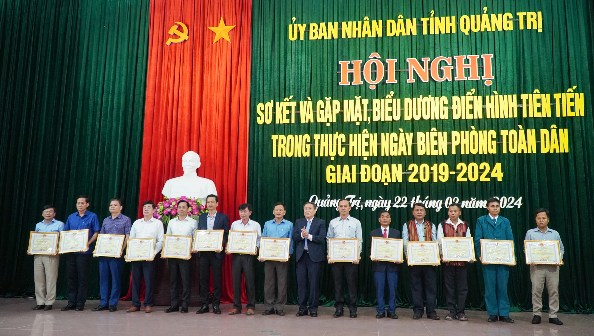 Phát huy sức mạnh tổng hợp của cả hệ thống chính trị và Nhân dân trong bảo vệ khu vực biên giới quốc gia