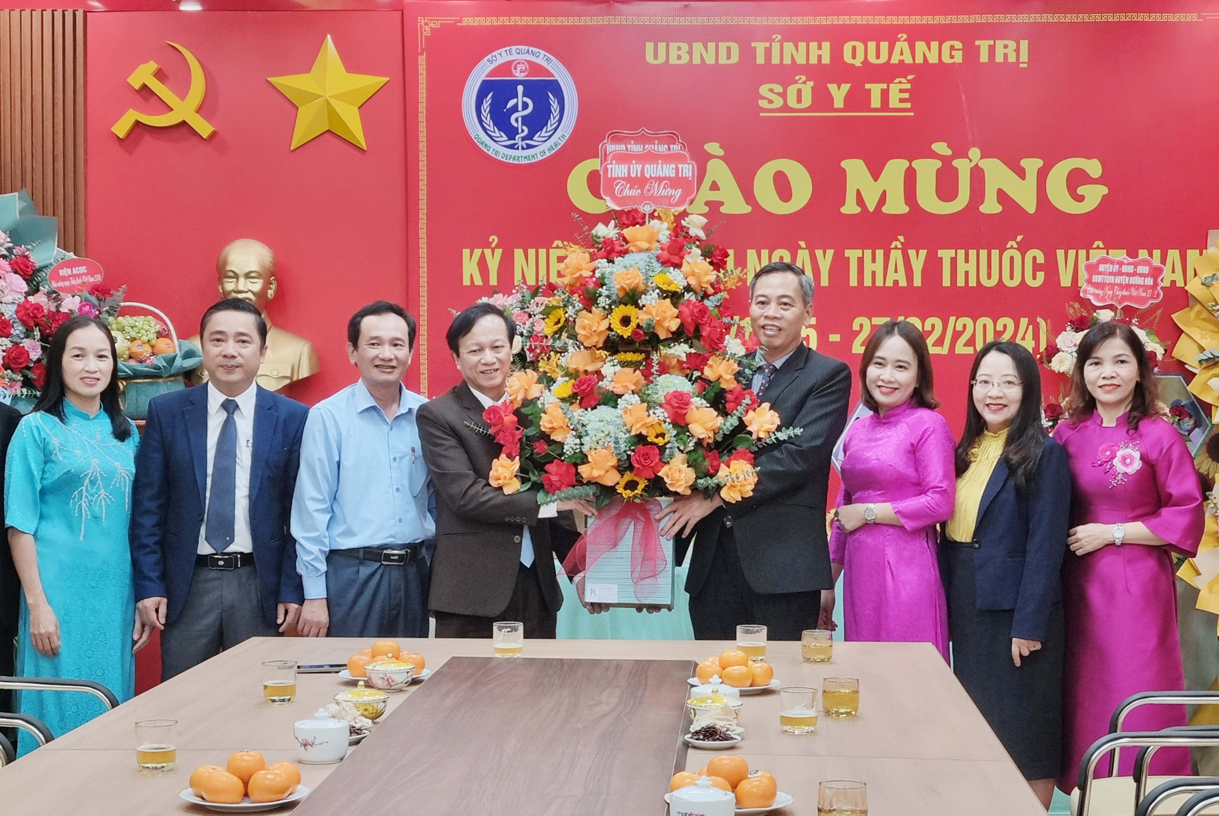 Phó Bí thư Thường trực Tỉnh ủy, Chủ tịch HĐND tỉnh Nguyễn Đăng Quang thăm, chúc mừng các đơn vị y tế nhân ngày Thầy thuốc Việt Nam 27/2