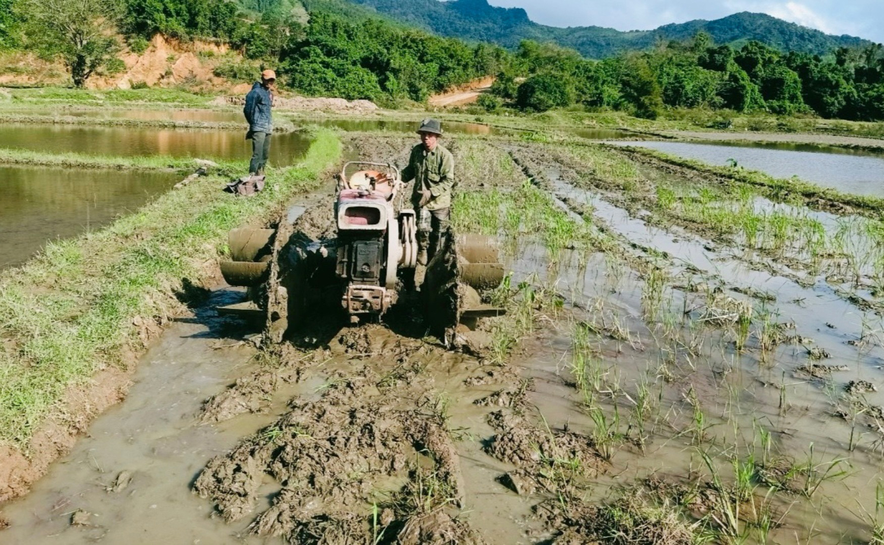 Hướng Hóa nâng cao hiệu quả sản xuất nông nghiệp nhờ đẩy mạnh cơ giới hóa