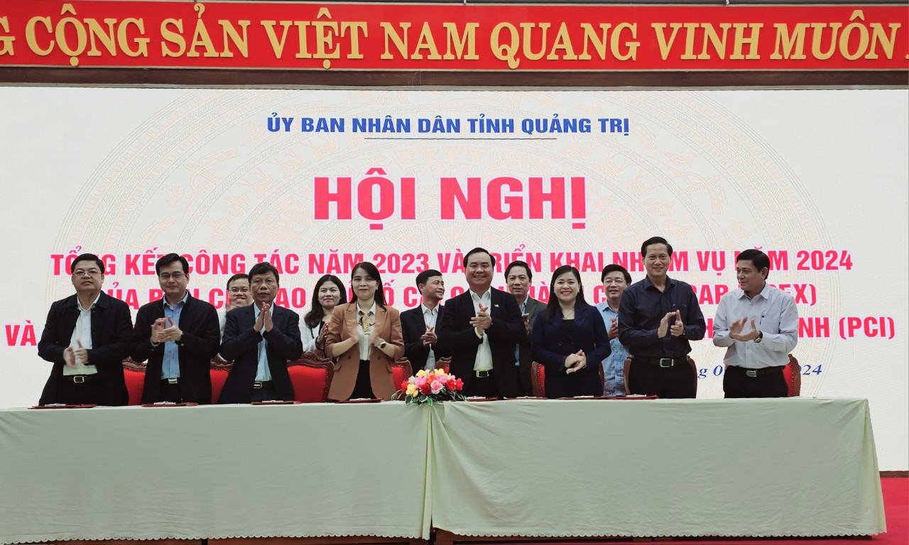 Thiết lập đường dây nóng ghi nhận ý kiến và xử lý các thắc mắc khiếu nại liên quan đến thủ tục hành chính