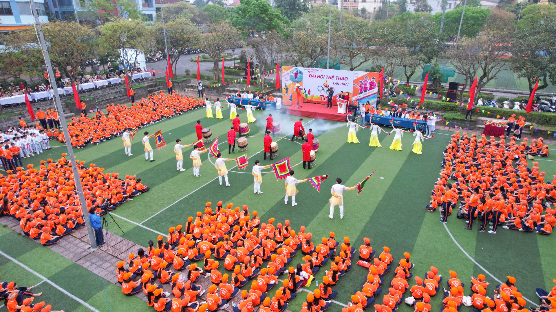 1.500 Schüler nahmen an der Eröffnungszeremonie des 1. Trung Vuong Schulsportfestivals 2024 teil