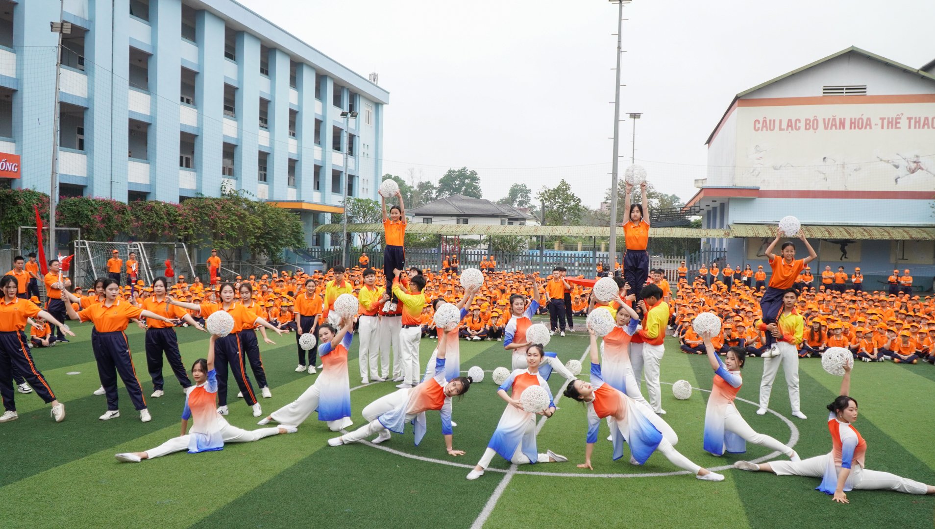 1.500 Schüler nahmen an der Eröffnungszeremonie des 1. Trung Vuong Schulsportfestivals 2024 teil