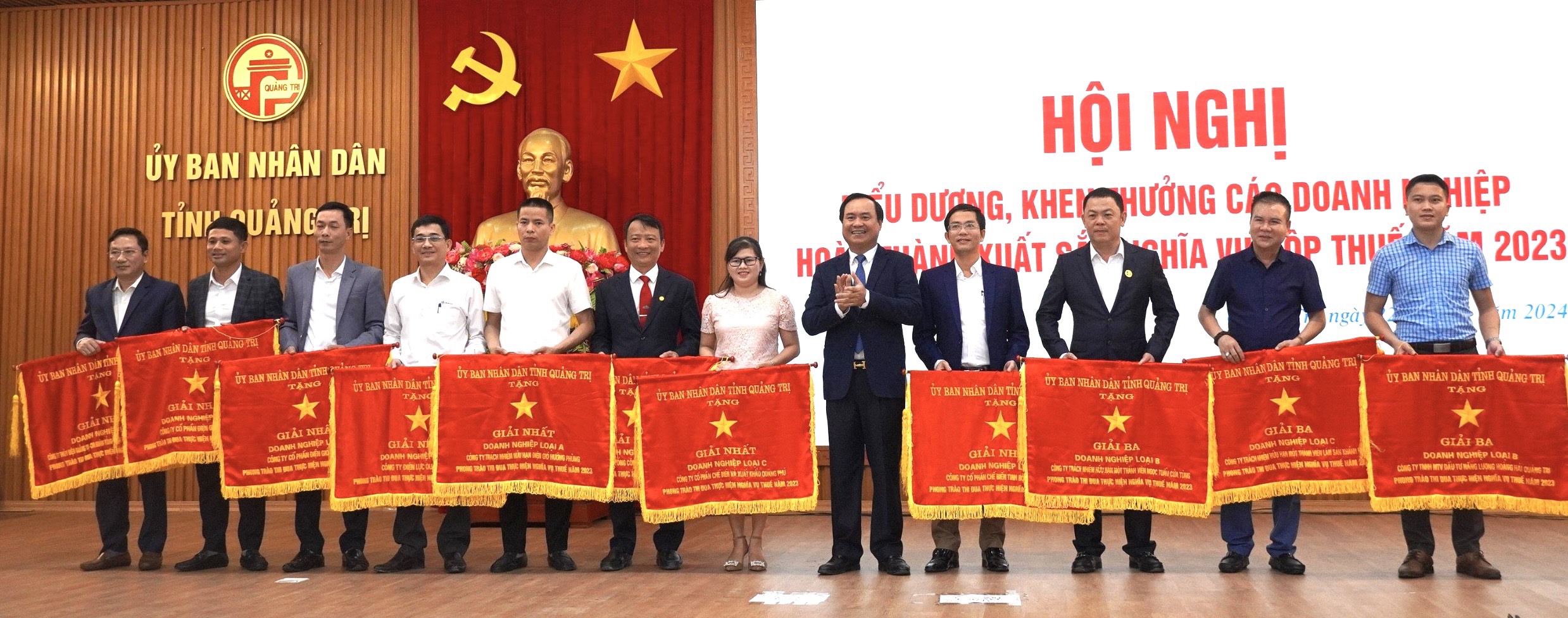 Biểu dương, khen thưởng các doanh nghiệp hoàn thành xuất sắc nghĩa vụ nộp thuế năm 2023