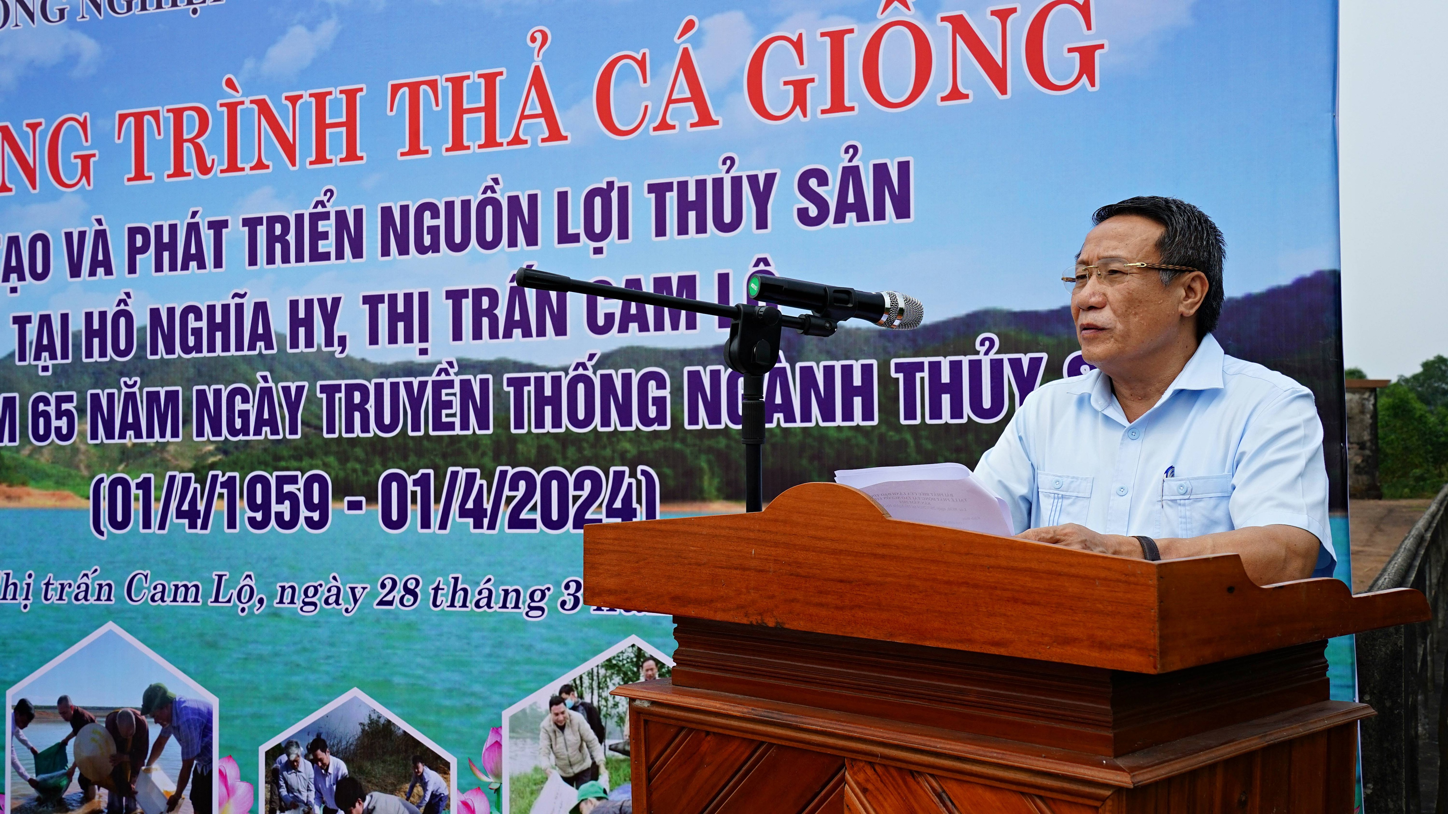 Thả hơn 15.000 con cá giống tái tạo và phát triển nguồn lợi thủy sản