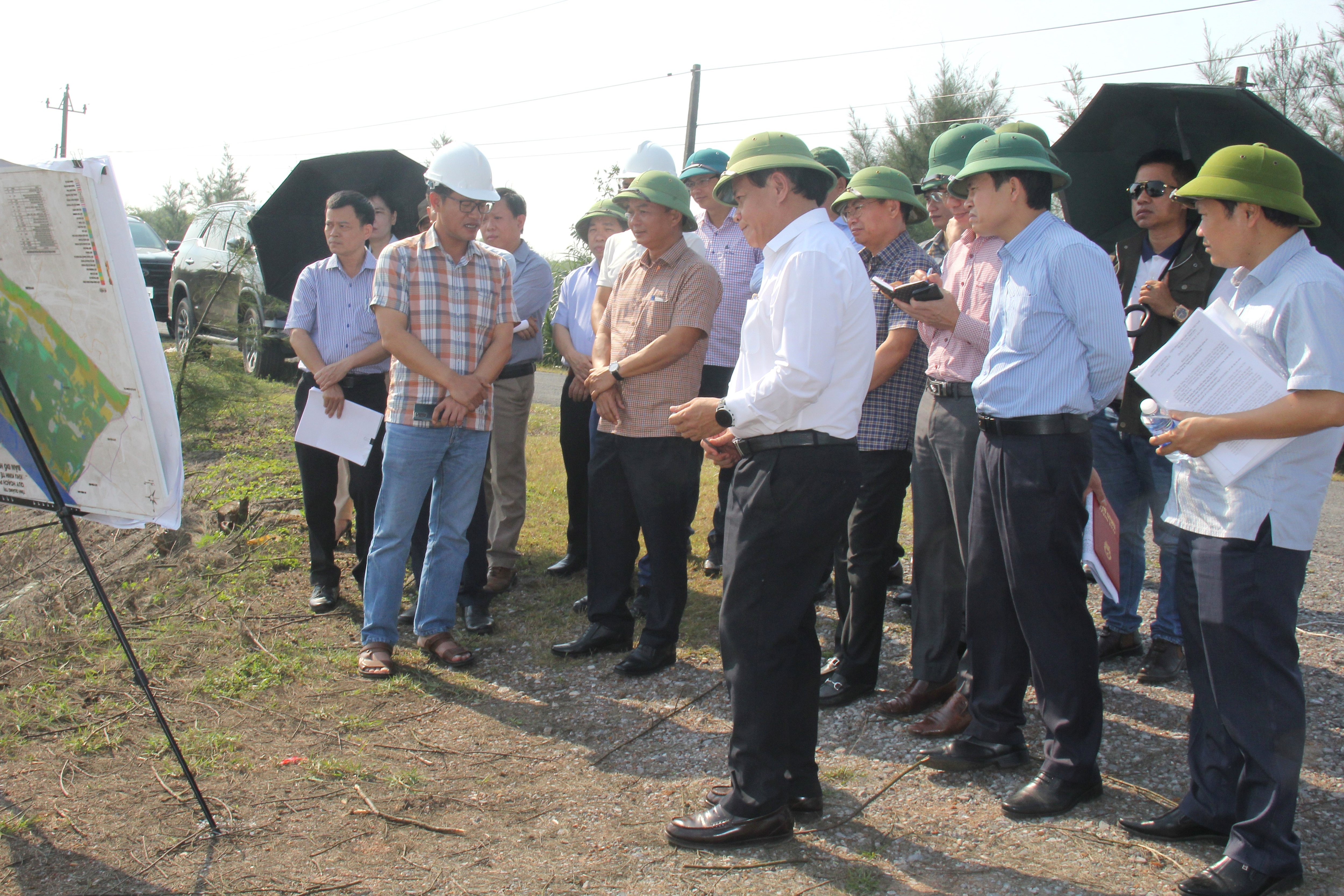 Giám sát kết quả phân bổ, sử dụng nguồn vốn và tiến độ triển khai các dự án, công trình đầu tư xây dựng cơ bản