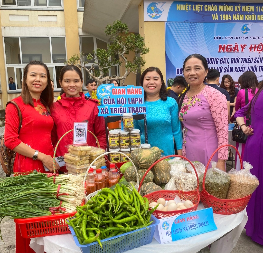 Triệu Phong: Trưng bày, giới thiệu hàng trăm sản phẩm do hội viên phụ nữ sản xuất và chế biến