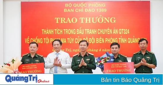 Bộ Quốc phòng trao thưởng chuyên án bắt 9 đối tượng người Lào vận chuyển 100 kg ma túy tổng hợp