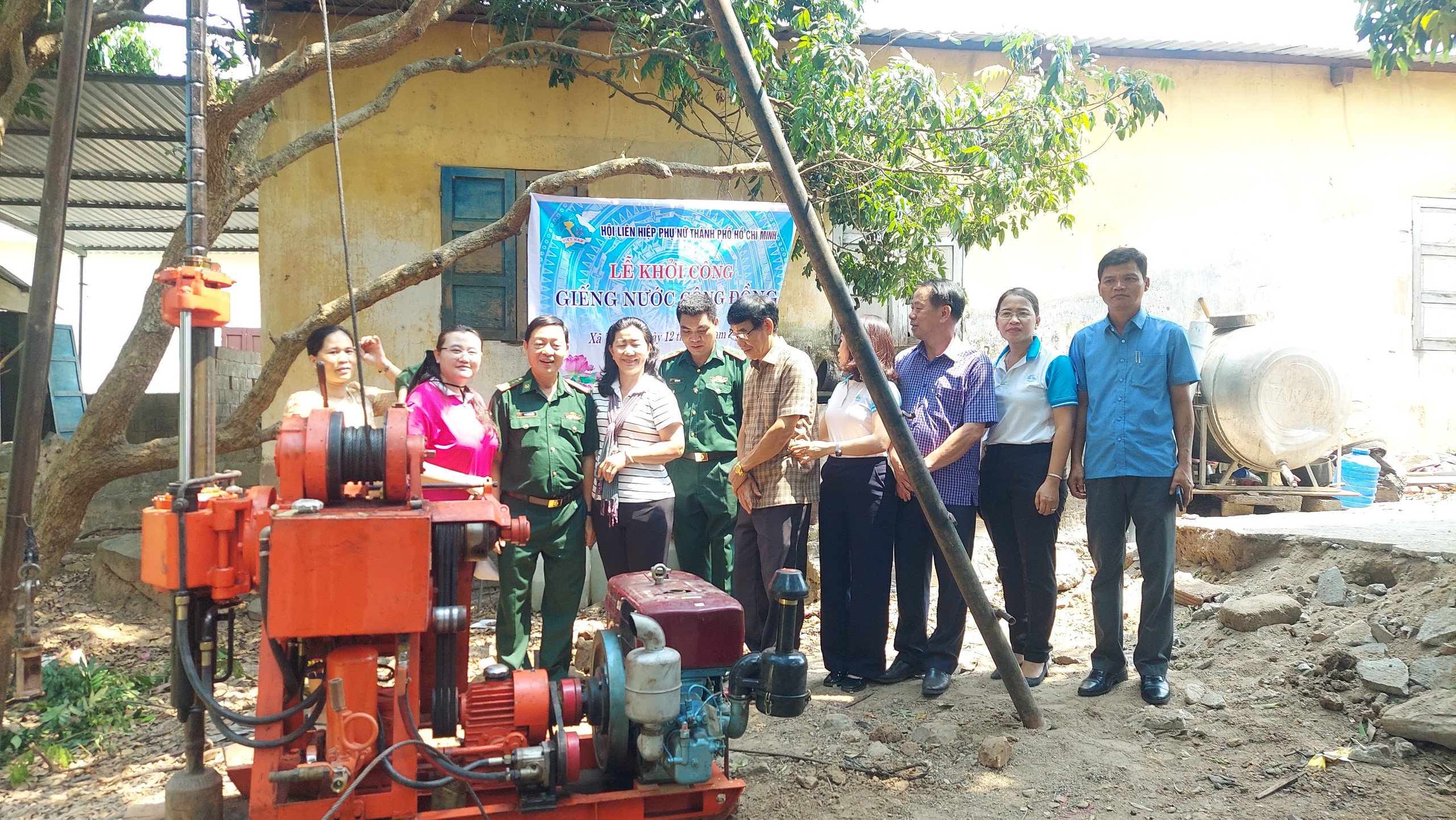 Tổ chức Chương trình “Đồng hành cùng phụ nữ biên cương” 