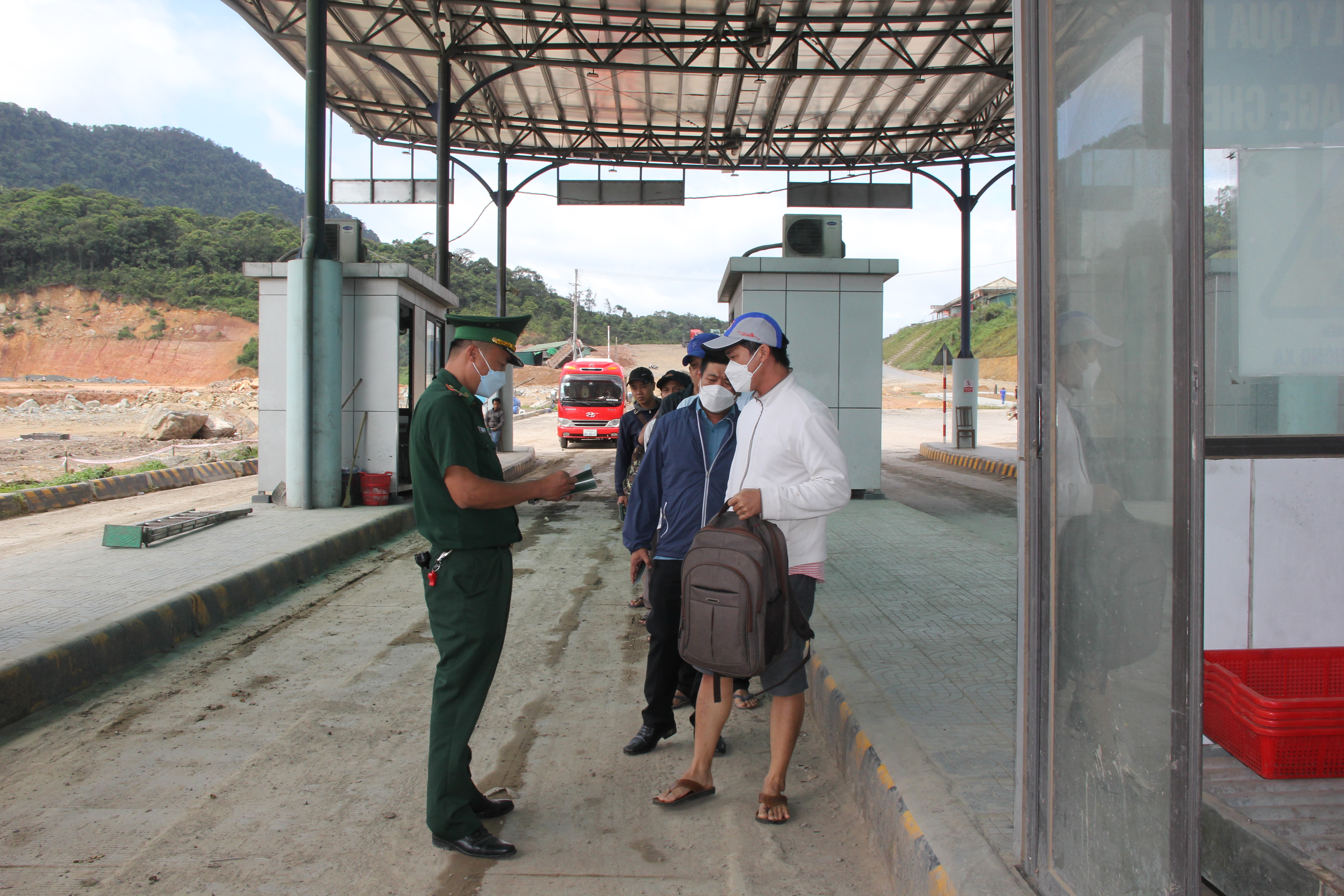 Biên phòng Quảng Trị siết chặt biên giới, phòng chống dịch bệnh than xâm nhập nội địa