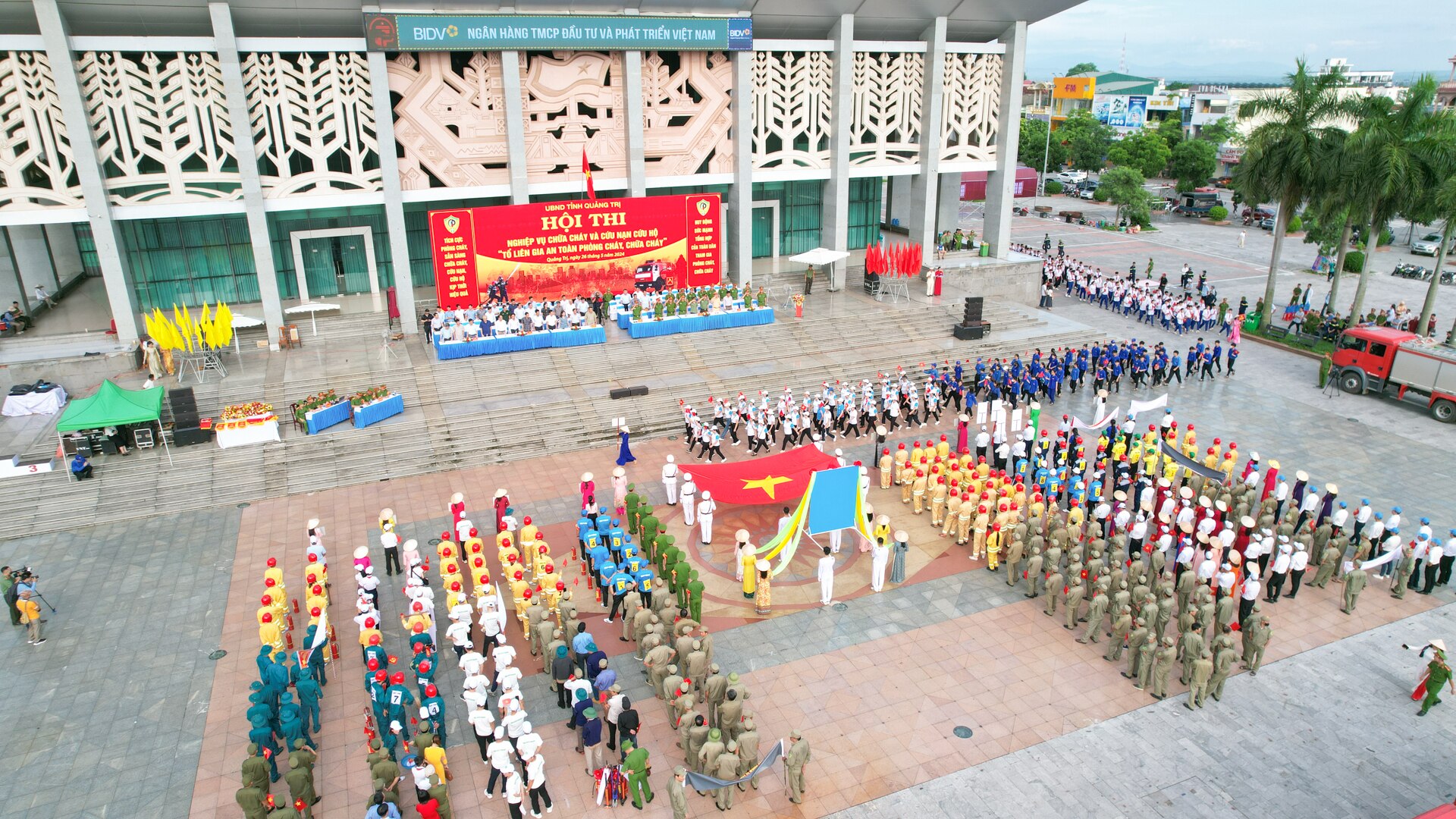 10 Tổ liên gia an toàn PCCC tham gia Hội thi nghiệp vụ chữa cháy và cứu nạn cứu hộ