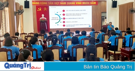 Tập huấn nghiệp vụ cho cán bộ chuyên trách công đoàn