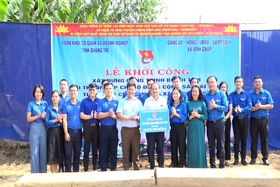 Projet de construction de la stèle monumentale, lieu où la cellule du Parti communiste de Lai Cach a été établie, prédécesseur du Comité du Parti de la commune de Vinh Chap