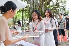 Báo Nhân Dân tặng bạn đọc 100.000 bản phụ san tranh panorama “Chiến dịch Điện Biên Phủ”