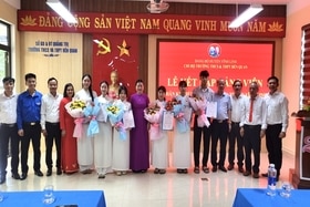 6 học sinh ưu tú một trường ở Vĩnh Linh được kết nạp Đảng