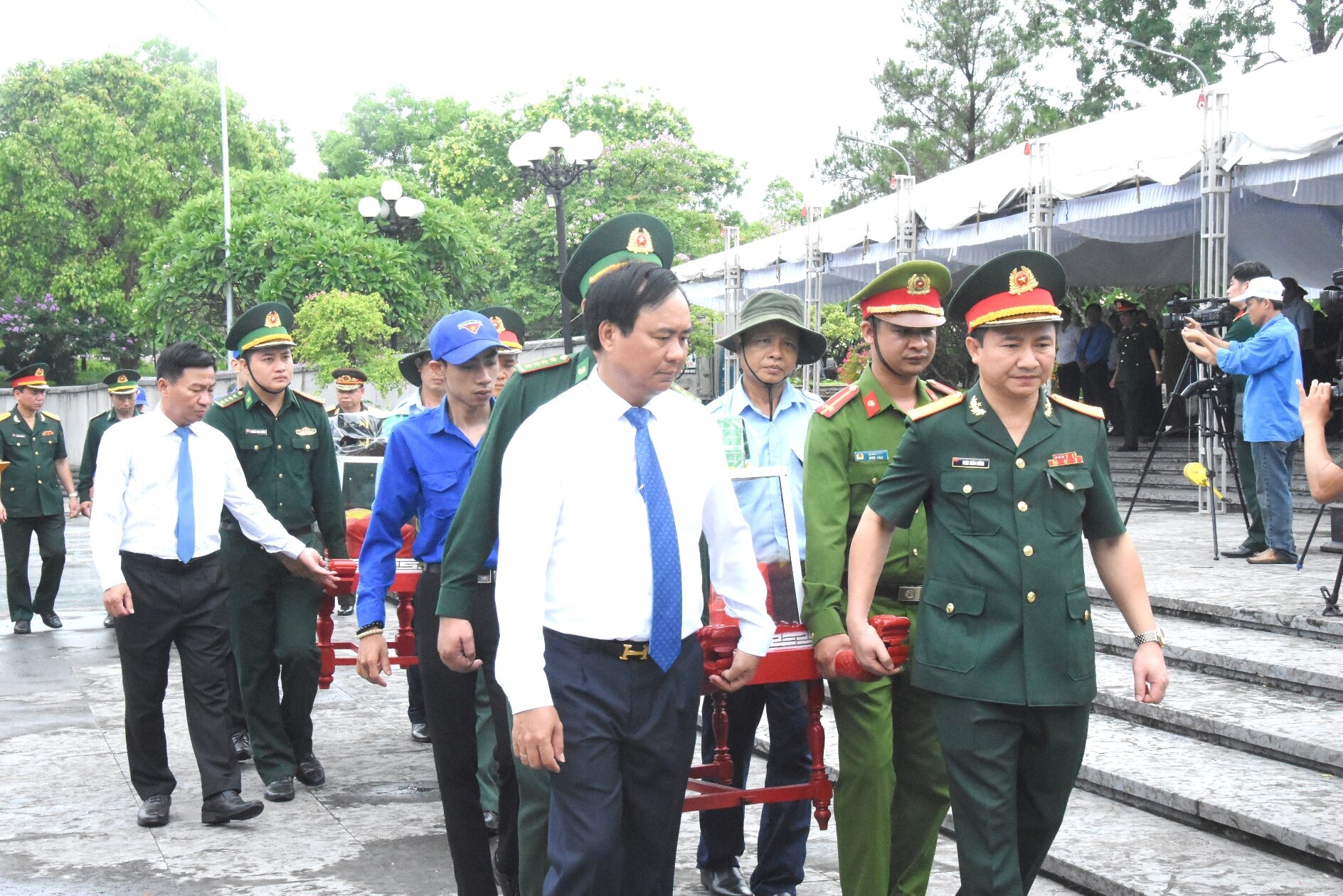 Truy điệu, an táng 12 hài cốt liệt sĩ tại Nghĩa trang liệt sĩ quốc gia Đường 9