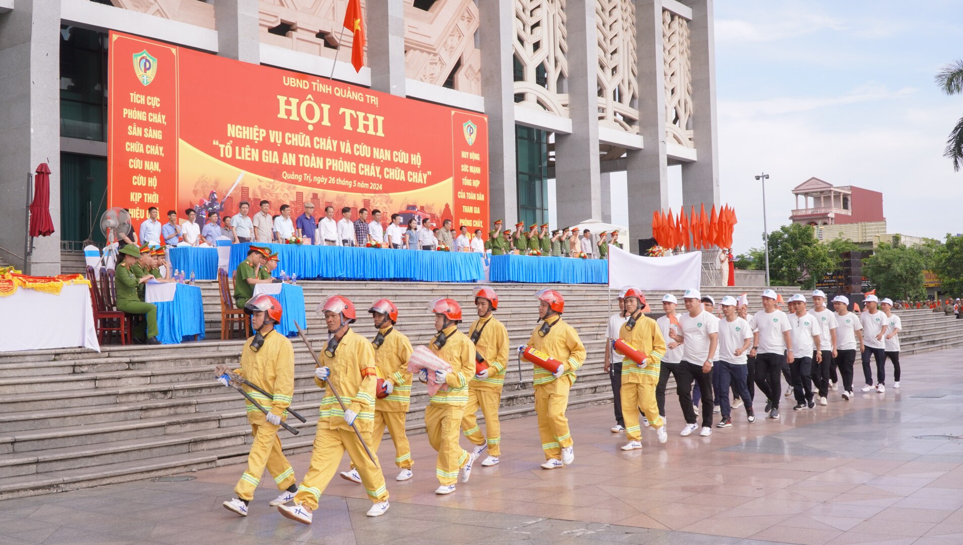 10 Tổ liên gia an toàn PCCC tham gia Hội thi nghiệp vụ chữa cháy và cứu nạn cứu hộ