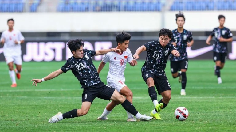 Giải Tứ hùng quốc tế U-19, cúp Hoa Sơn : U-19 Việt Nam rời giải sau 3 trận toàn thua