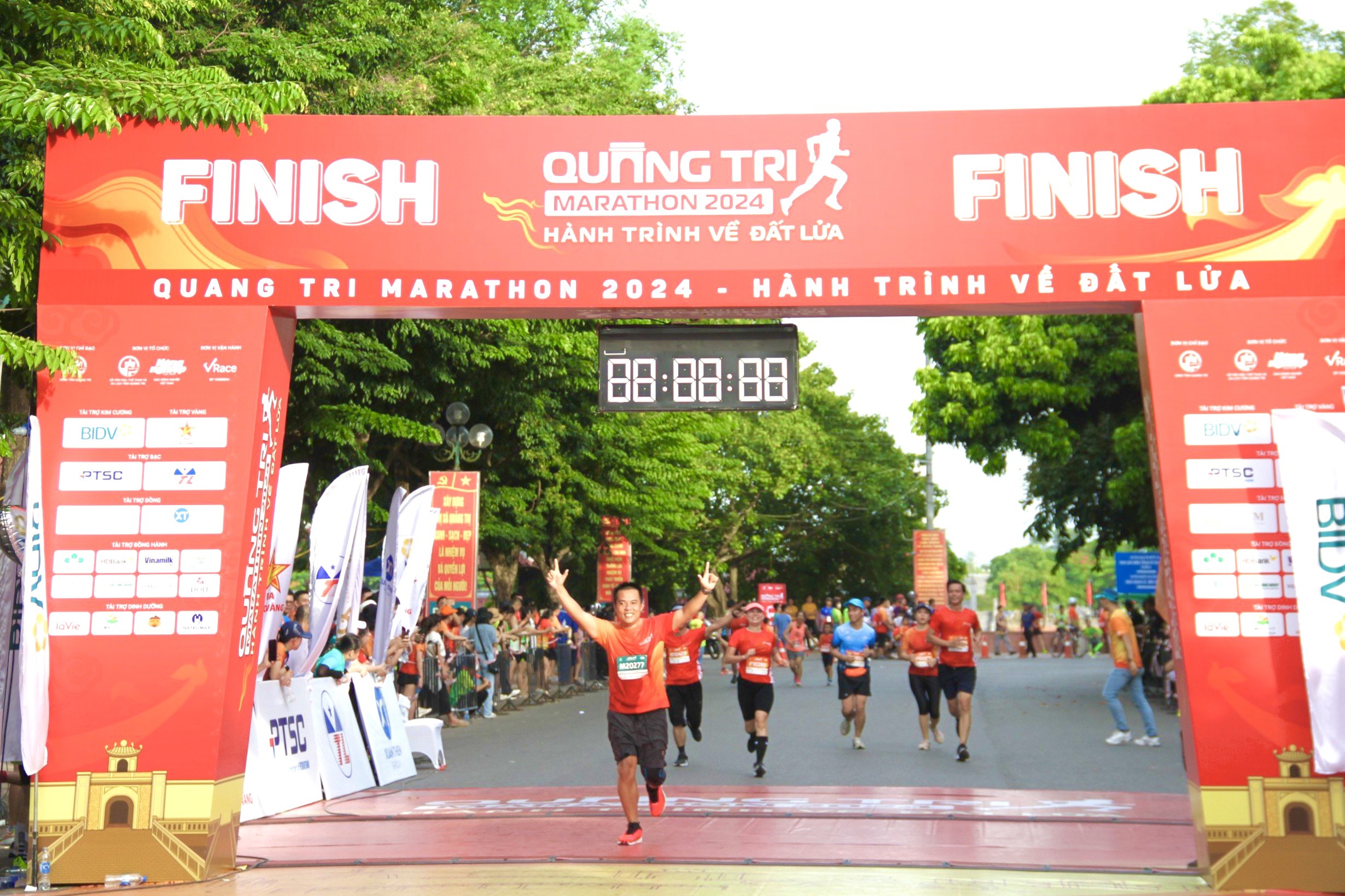 ពិធីបិទ Quang Tri Marathon 2024 - ដំណើរទៅកាន់ទឹកដីភ្លើង