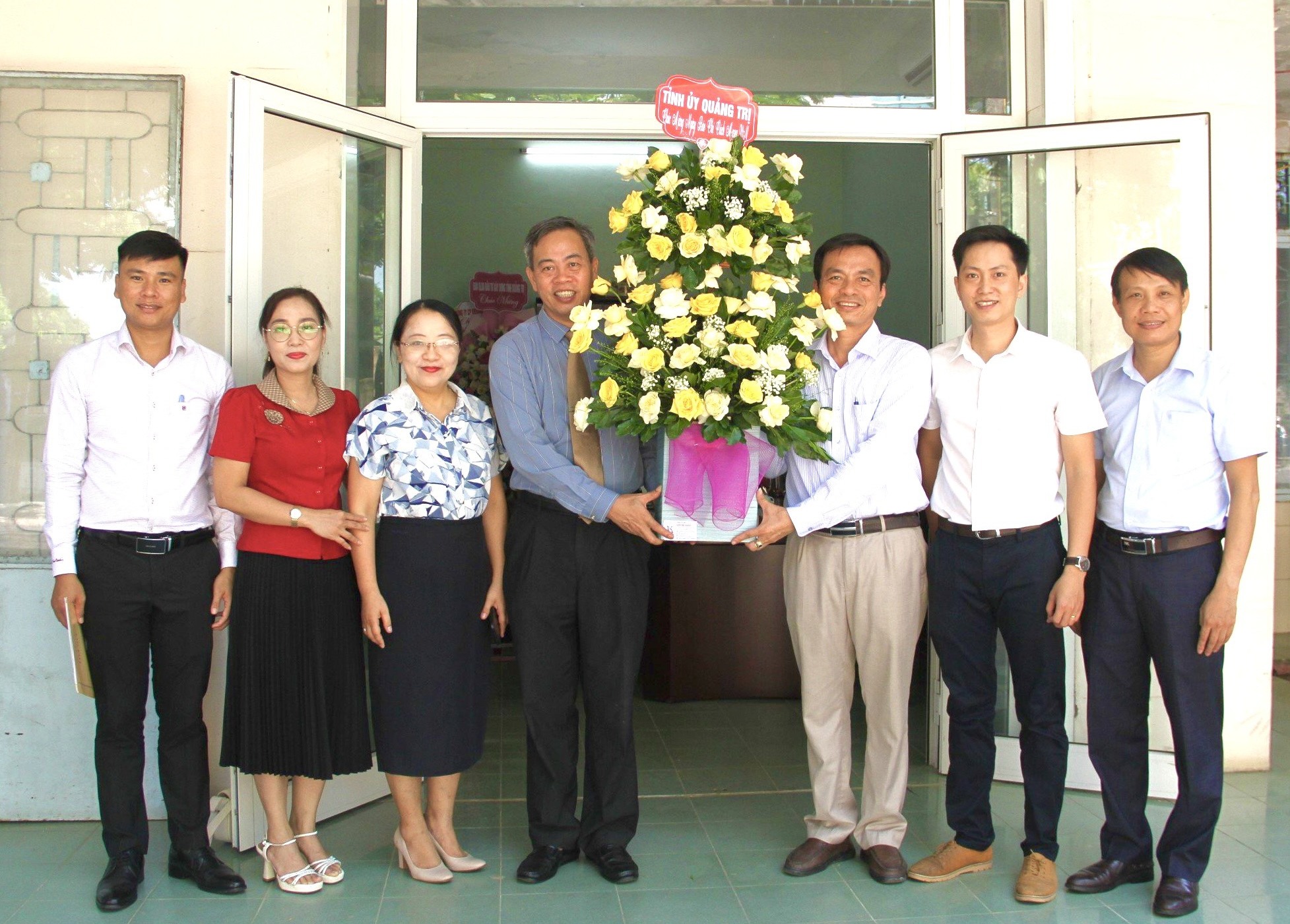 Lãnh đạo tỉnh Quảng Trị chúc mừng các cơ quan báo chí nhân kỷ niệm 99 năm Ngày Báo chí Cách mạng Việt Nam 21/6