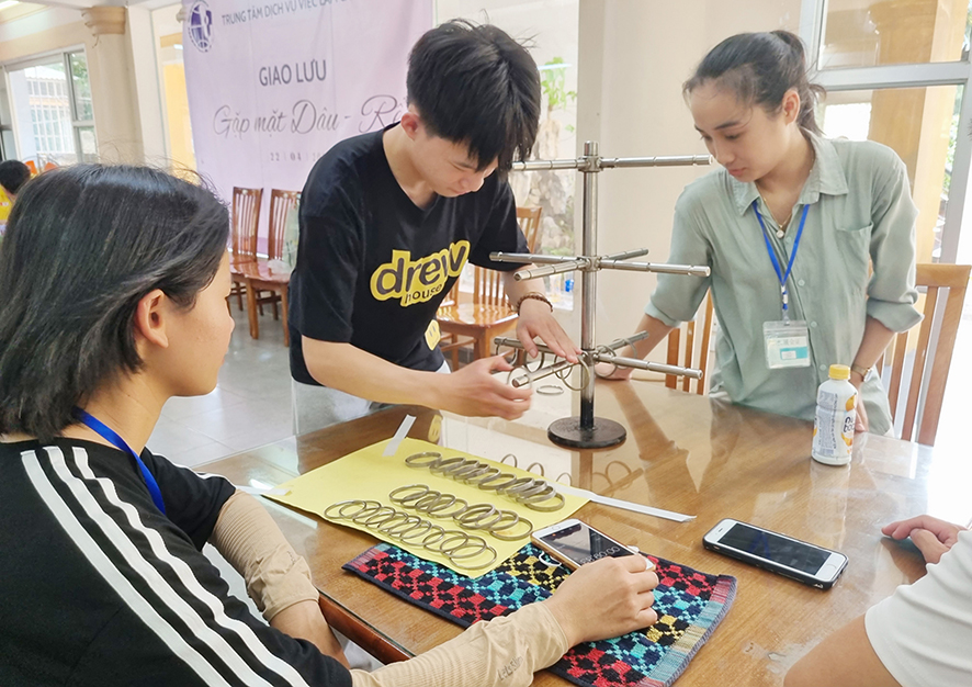 Travail saisonnier en Corée : une nouvelle orientation pour les travailleurs de Quang Tri