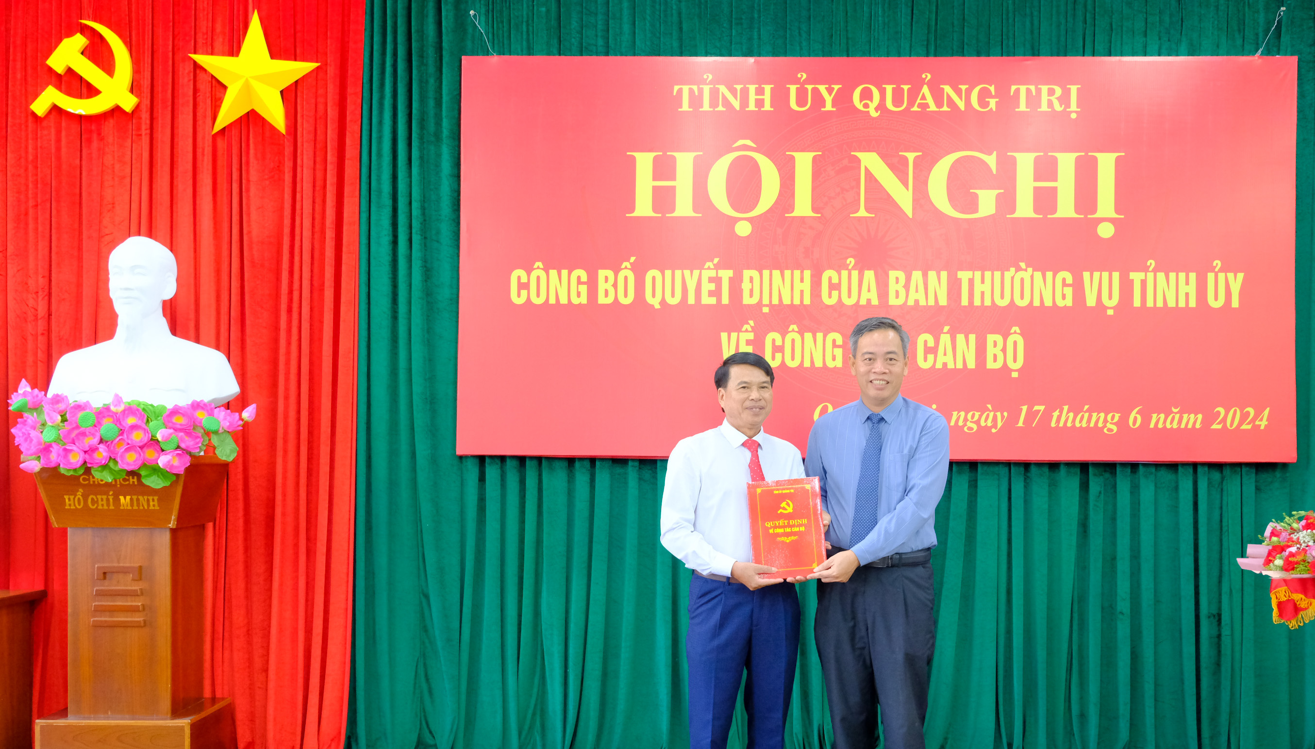 Ông Hồ Văn Phúng giữ chức Phó Bí thư Đảng ủy Khối Cơ quan và Doanh nghiệp tỉnh Quảng Trị