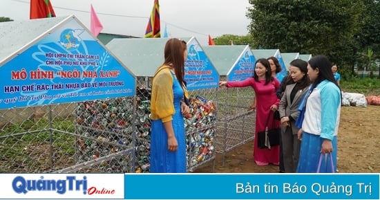 Les femmes de Cam Lo participent activement à la construction d’un nouveau district rural modèle et avancé.