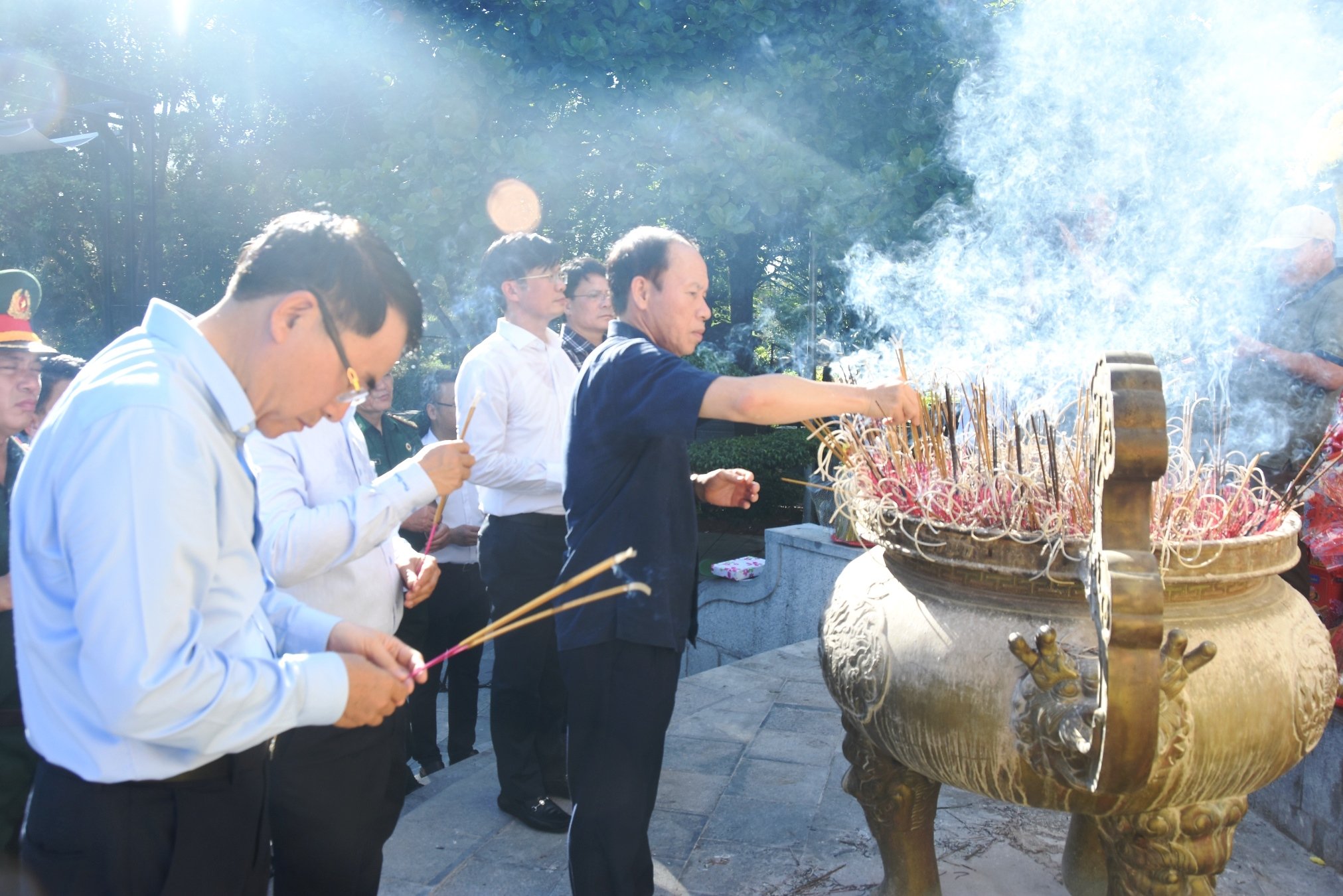 Lãnh đạo TP. Hải Phòng tri ân các anh hùng liệt sĩ