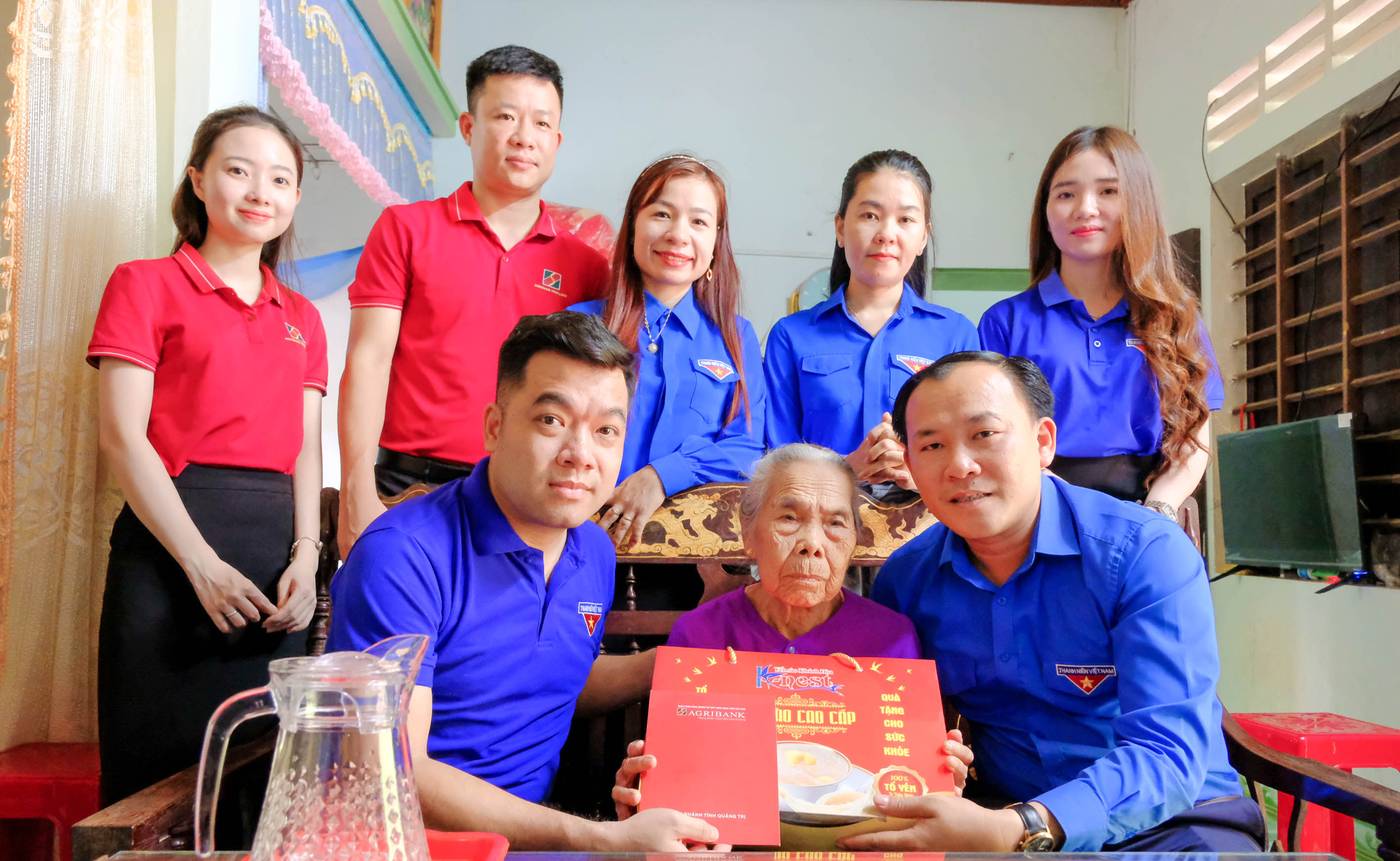 Visit and give gifts to Vietnamese Heroic Mothers