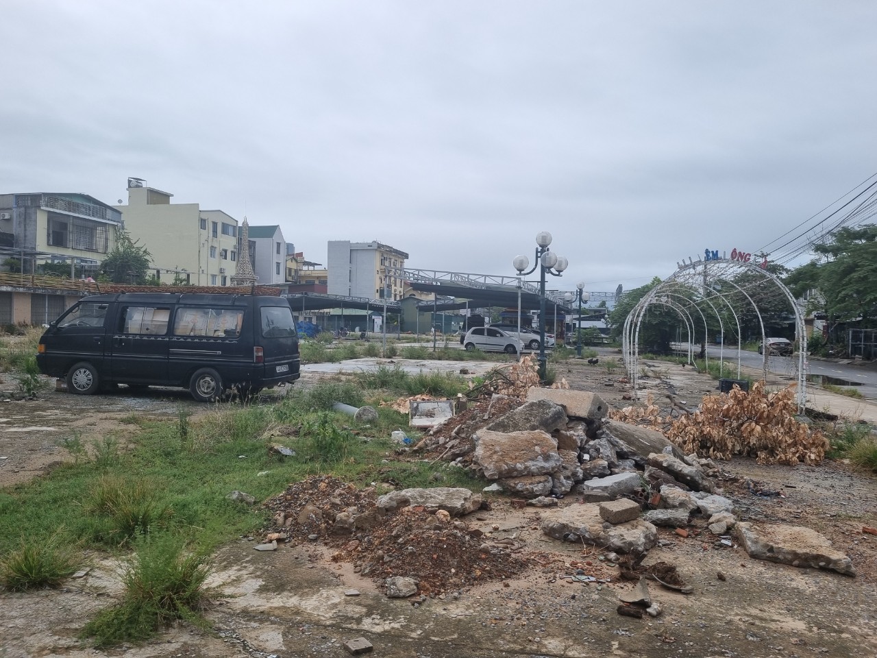 Vorschlag zur Kündigung des Vertrags zur Umsetzung des Food Court- und Nachtmarkt-Projekts im Bezirk 2 der Stadt. Dong Ha