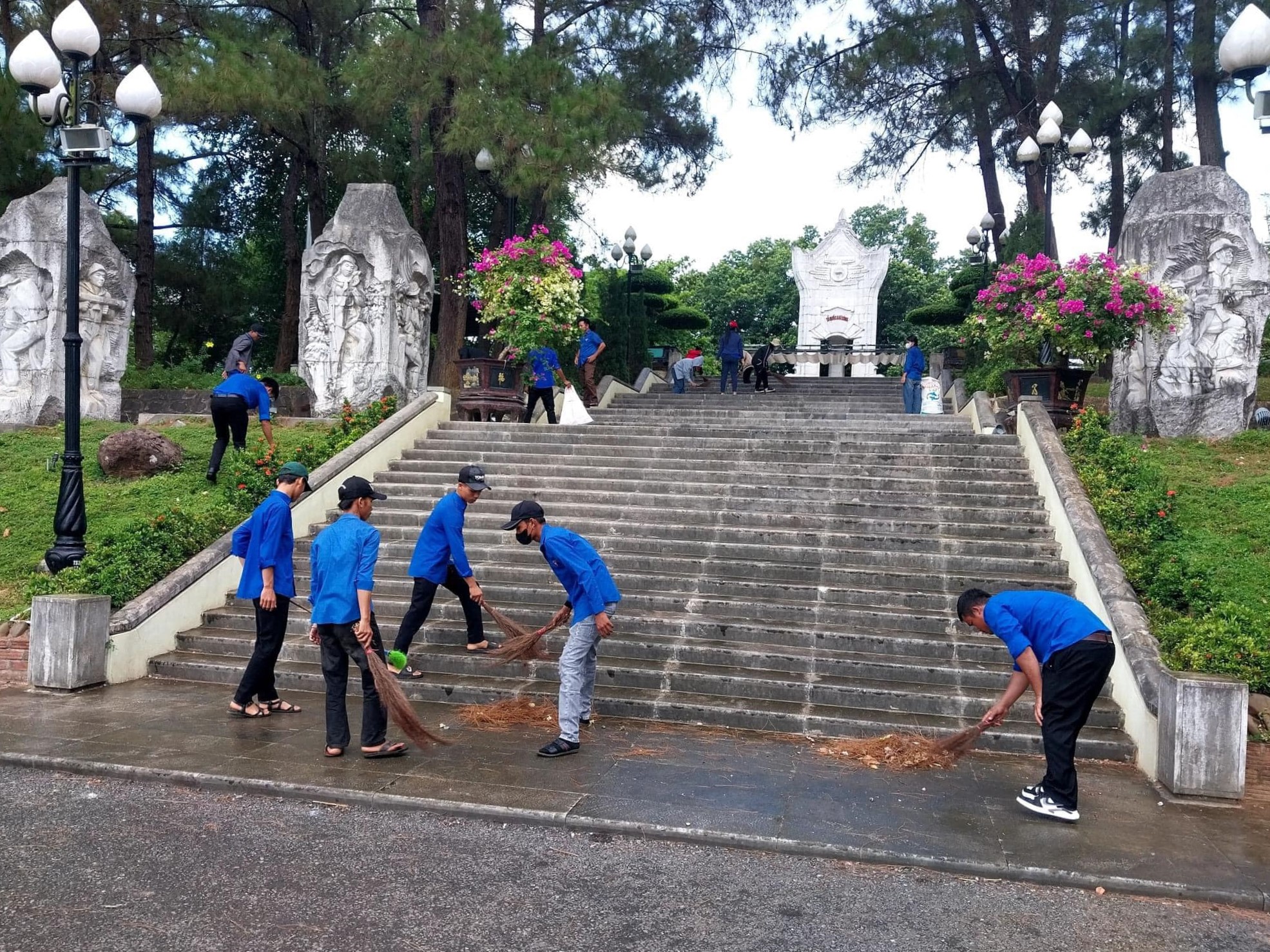 Hoa hậu, ca sĩ và người mẫu cùng nhau trở thành... đại sứ hòa bình- Ảnh 3.