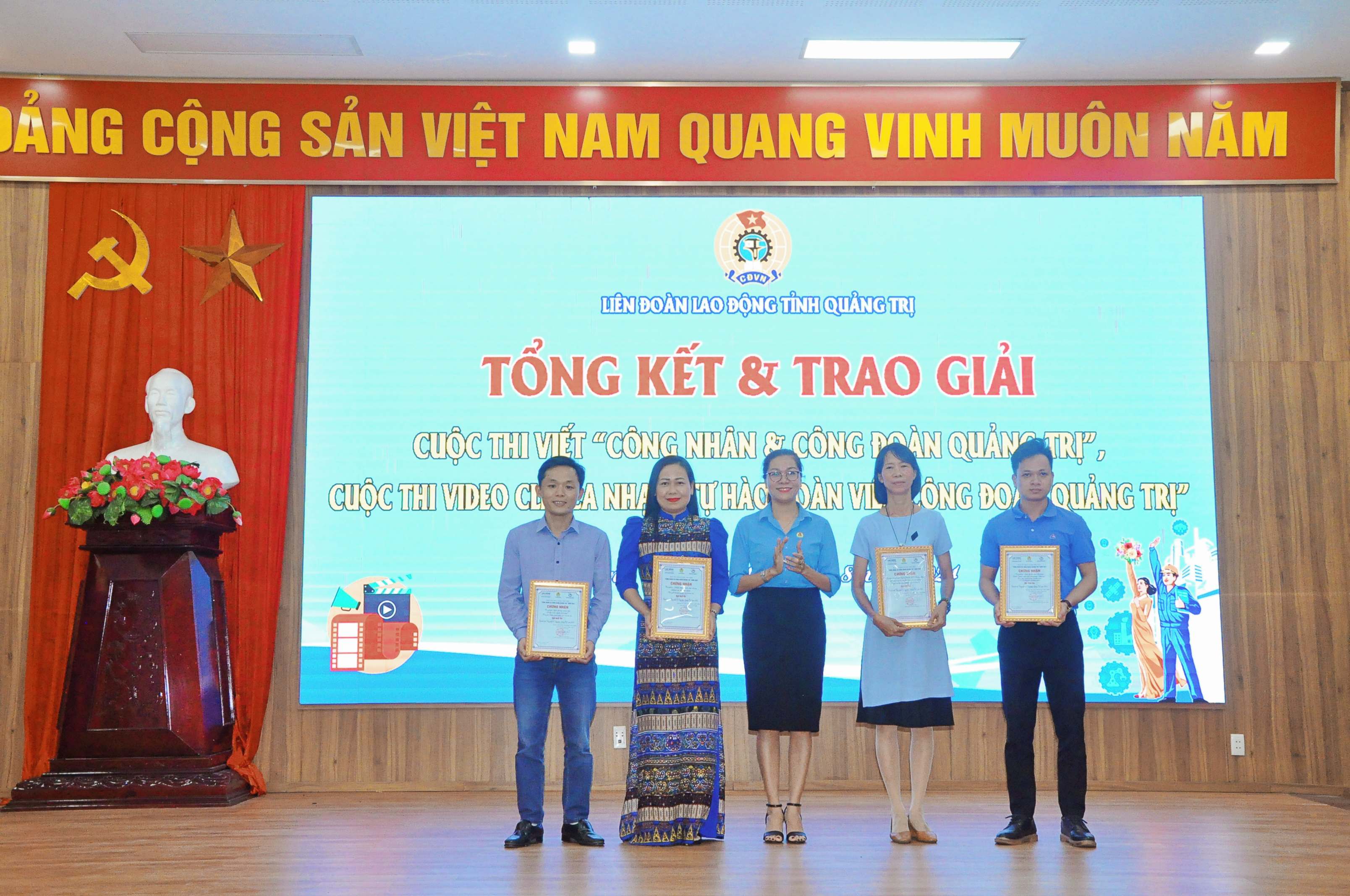 Tổng kết và trao giải hai cuộc thi về đoàn viên, công đoàn Quảng Trị