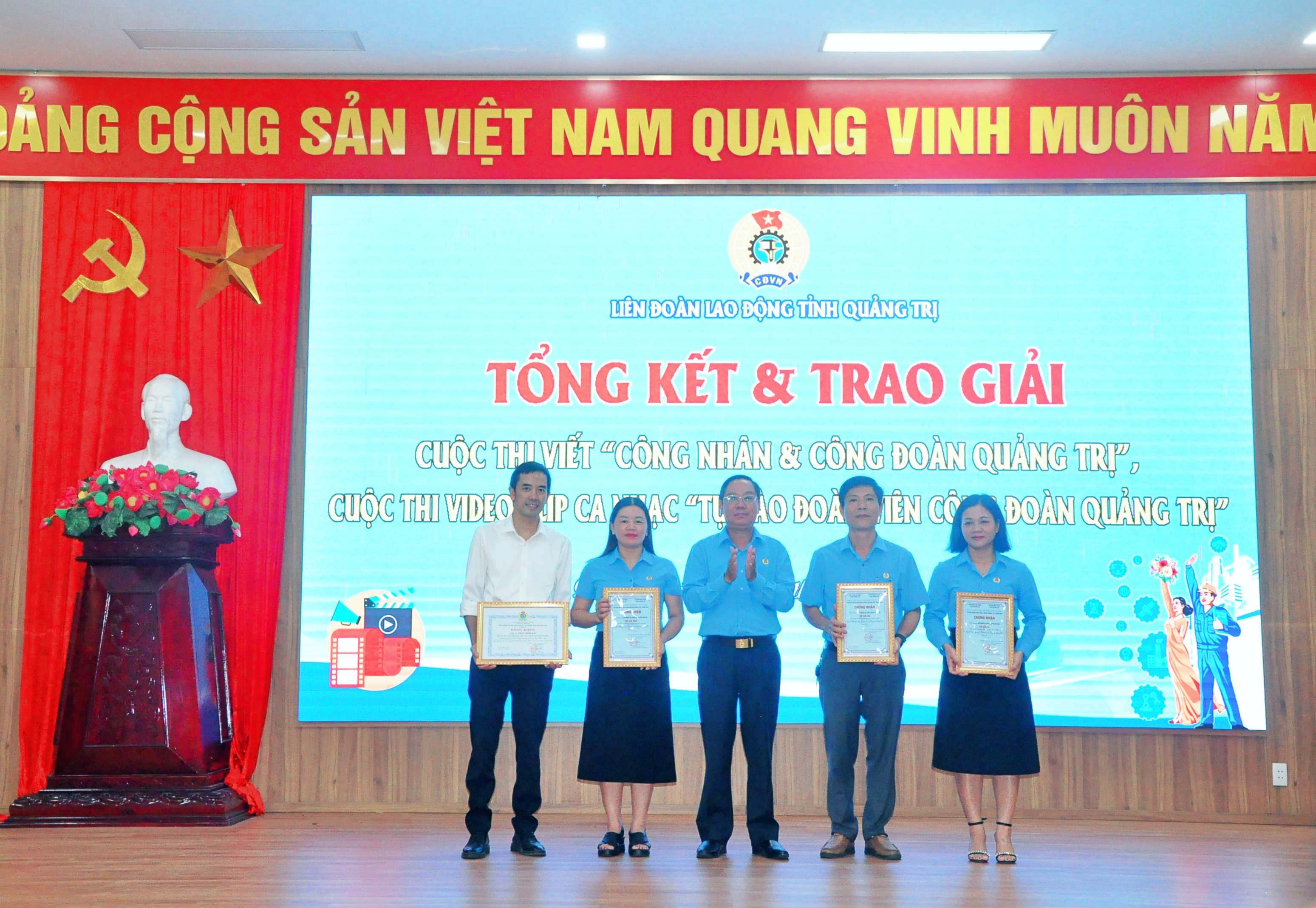 Tổng kết và trao giải hai cuộc thi về đoàn viên, công đoàn Quảng Trị