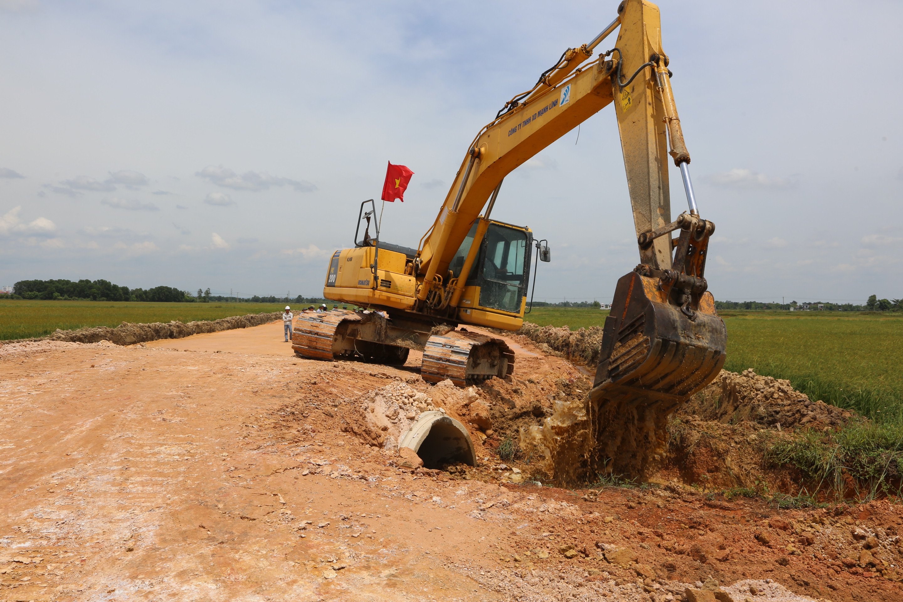 ពន្លឿនដំណើរការសាងសង់ផ្លូវវាងខាងកើតនៃទីក្រុង។ ដុងហា