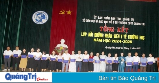 383 học viên được bồi dưỡng kiến thức nhân viên y tế trường học