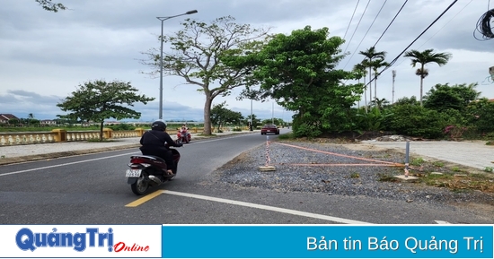 Hoang Dieu Street is "congested" because 2 households have not yet handed over their land.