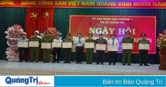 Journée de protection de la sécurité nationale dans le quartier 1 de la ville de Quang Tri