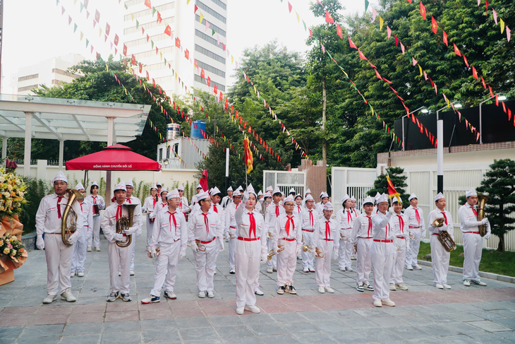 Hơn 23 triệu học sinh cả nước khai giảng năm học mới - Ảnh 17.