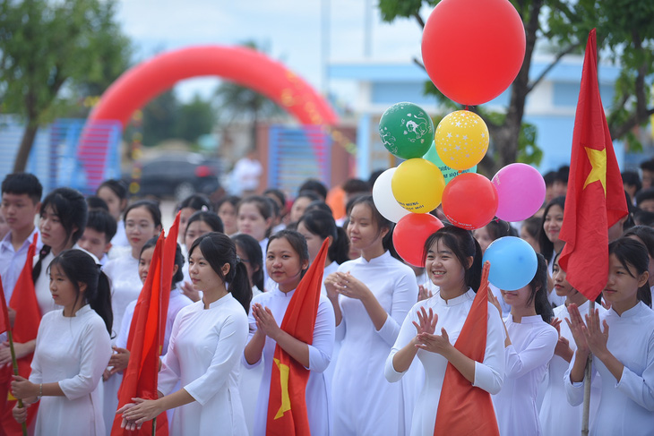 Hơn 23 triệu học sinh cả nước khai giảng năm học mới - Ảnh 9.