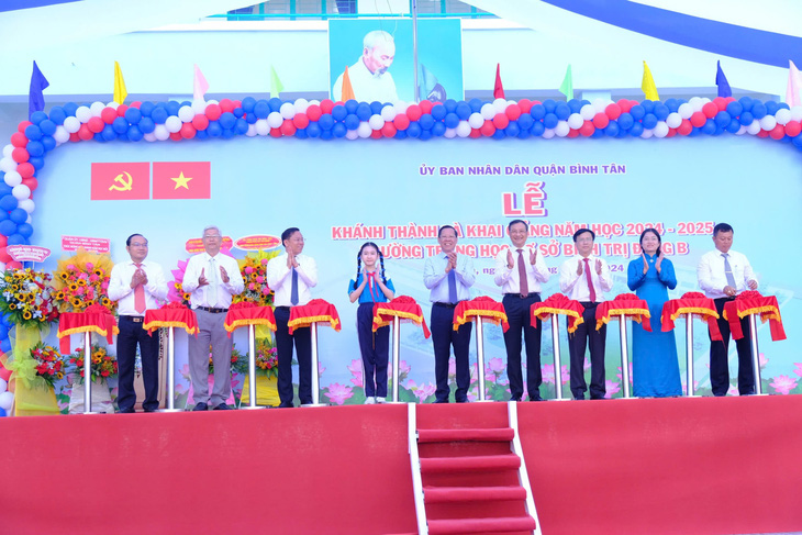 Hơn 23 triệu học sinh cả nước khai giảng năm học mới - Ảnh 4.