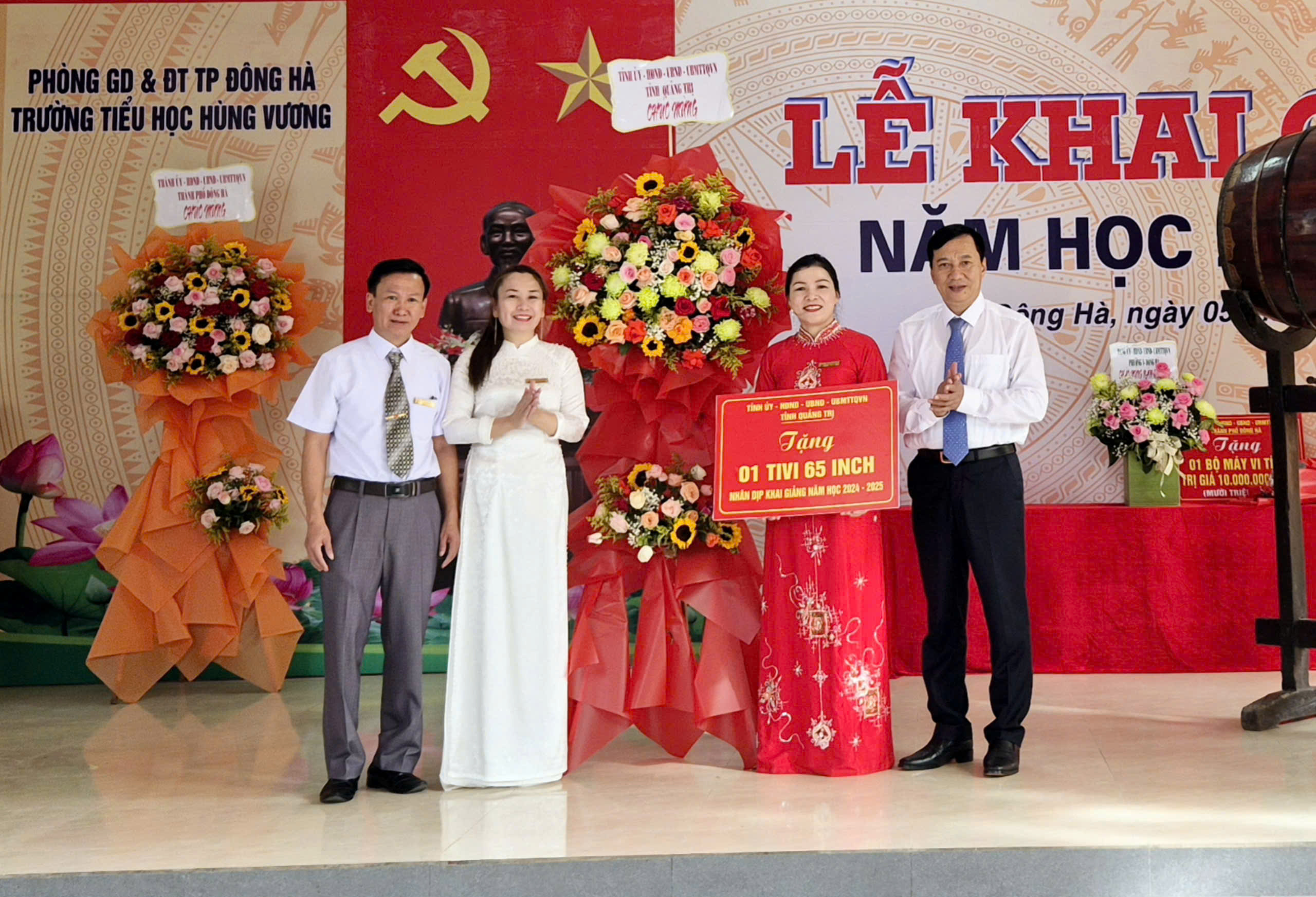 Lãnh đạo tỉnh Quảng Trị dự lễ khai giảng năm học mới tại các địa phương