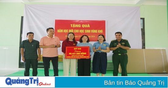 Trên 200 triệu tiền quà tặng quà cho học sinh vùng khó