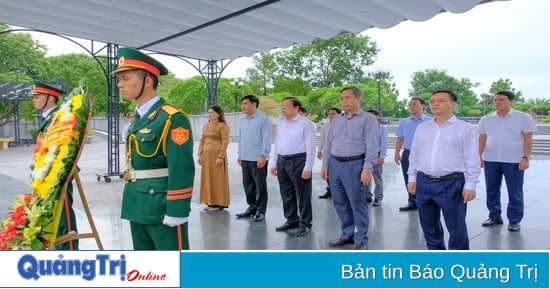 Trưởng Ban Nội chính Trung ương Phan Đình Trạc tri ân các anh hùng liệt sĩ tại Quảng Trị